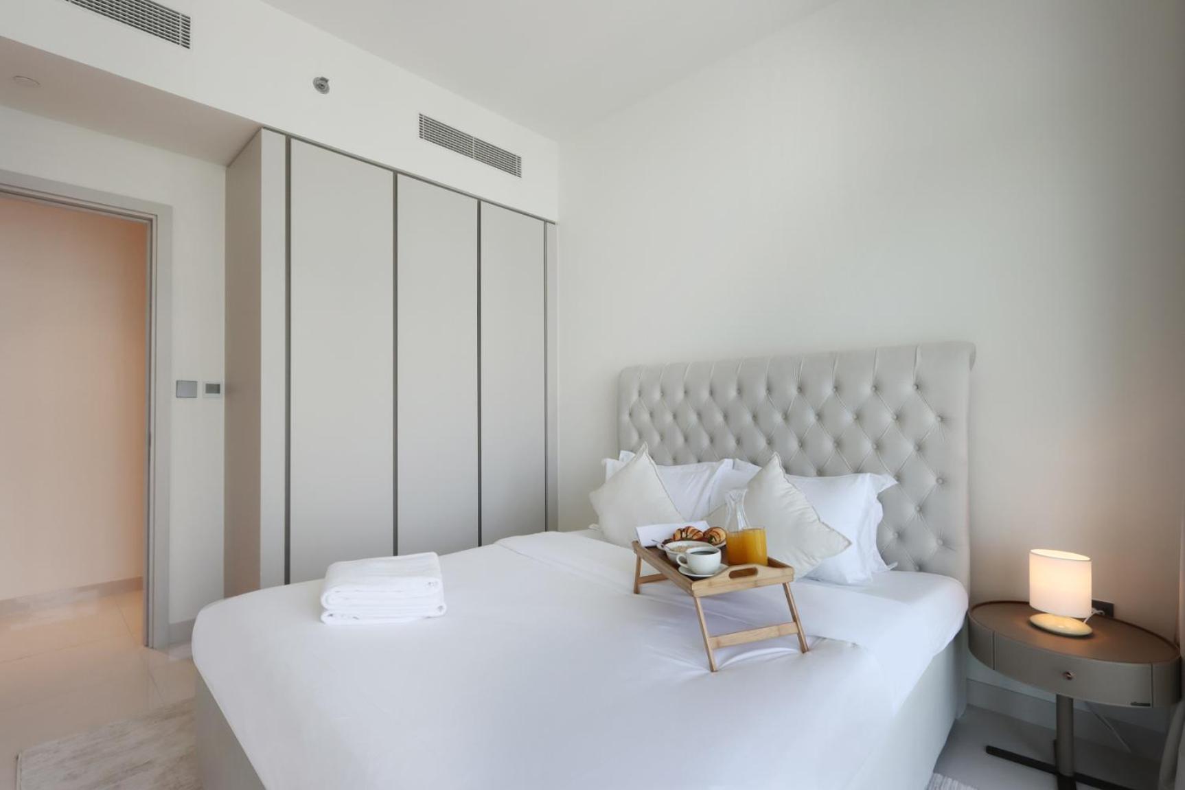 Livbnb-beachfront 3br With Marina Harbour Panorama Apartment